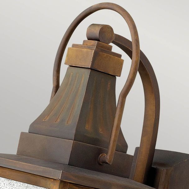 ELSTEAD MONTAUK HK/MONTAUK M 4Lt Medium Wall Lantern